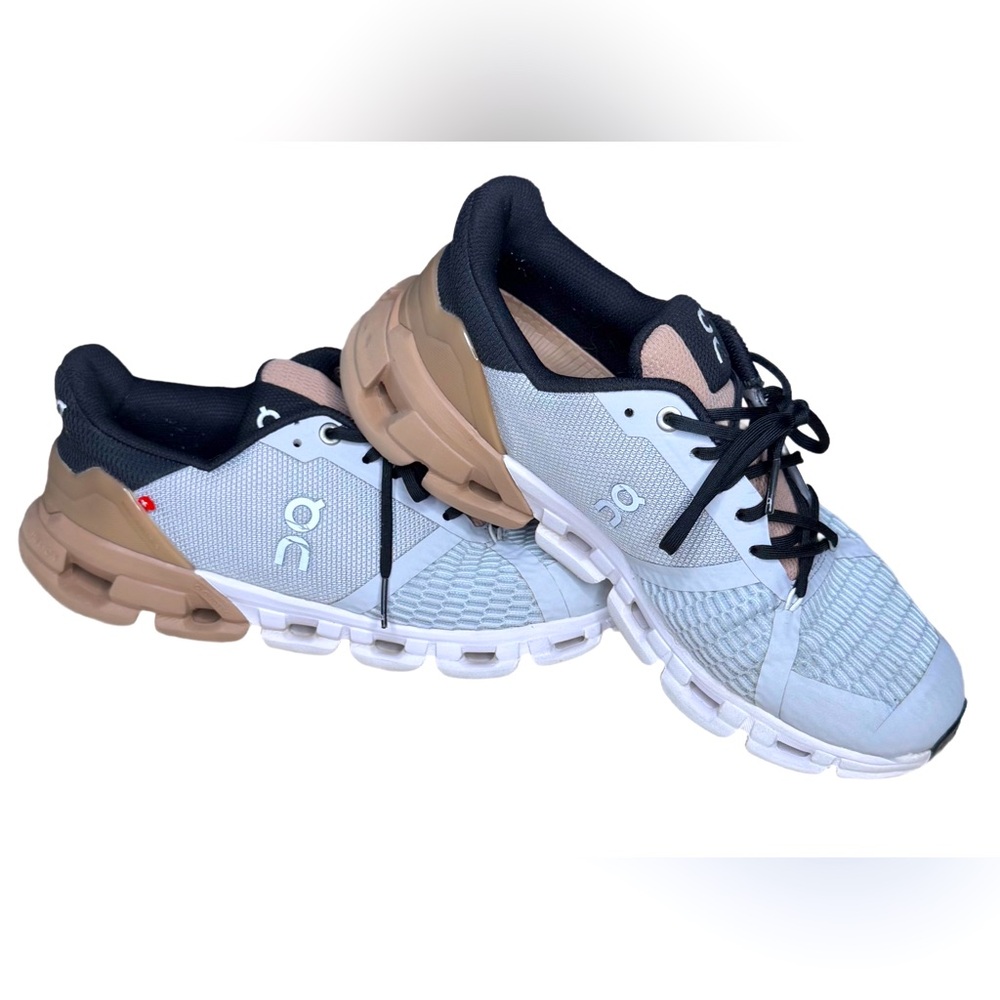 Rare! On Shoes Womens Size 8.5 Glacier Rosebrown Cloudflyer II Run
